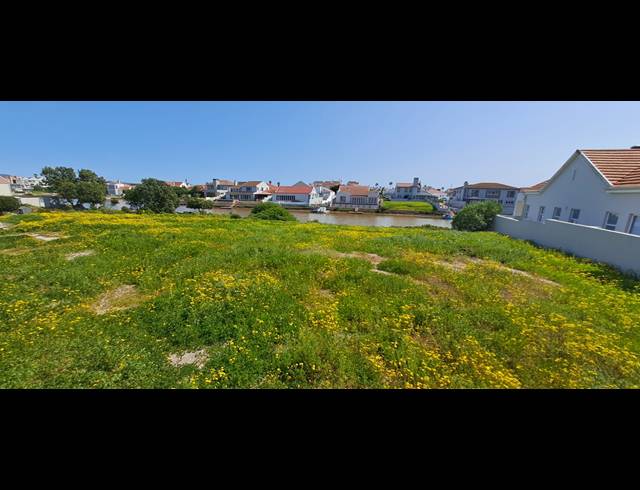 958M² VACANT LAND FOR SALE IN PORT OWEN